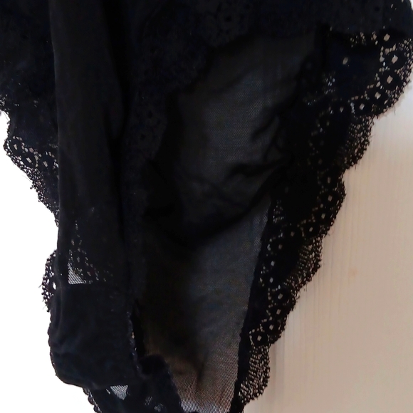 Cami/Teddy.Size Small. Black Nylon.EUC. - Picture 4 of 10